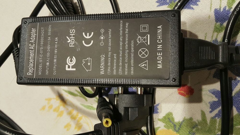 Ładowarka 16v Polaroid