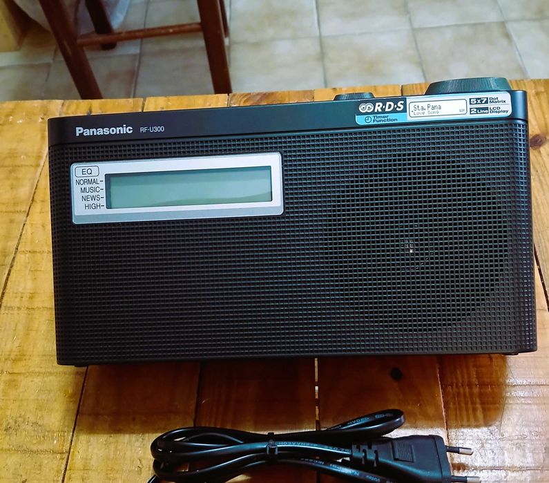 Rádio Panasonic Modelo RF-U300
