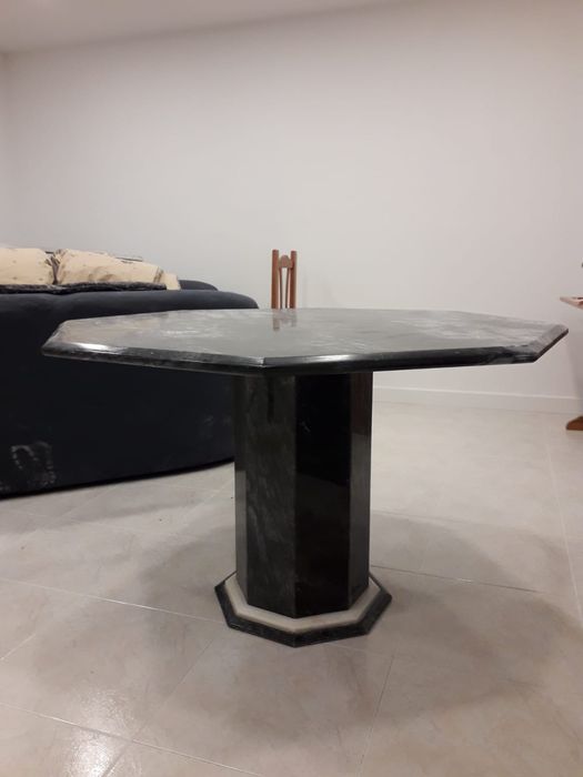Mesa em pedra de mármore octogonal