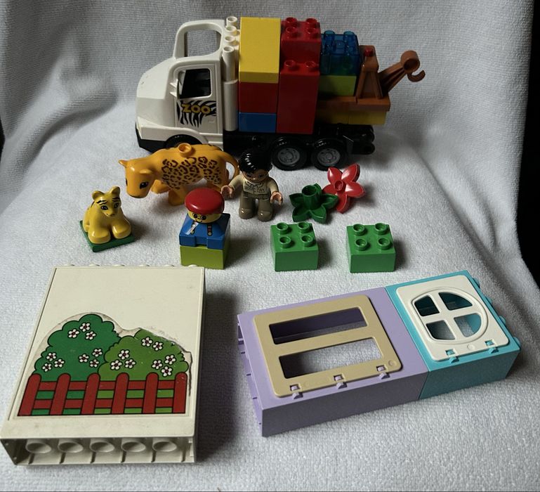 LEGO Duplo zestaw samochód, tygrys Zoo postacie Policjant