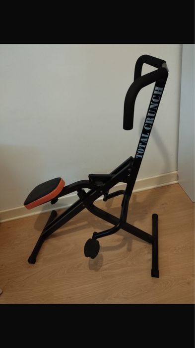 Maquina de abdominais e agachamentos