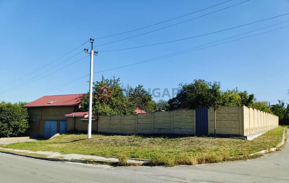 Продам Два Дома  188м2, ж.м. Покровский, ж.м.Красный Камень