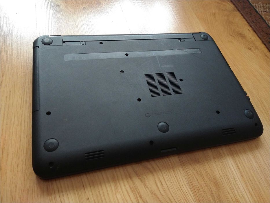 HP 250 - ekran 15.6, Intel 2-rdzeniowy, mocna bateria, bardzo ładny