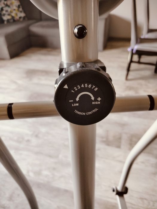 Trenazer eliptyczny. Orbitrek