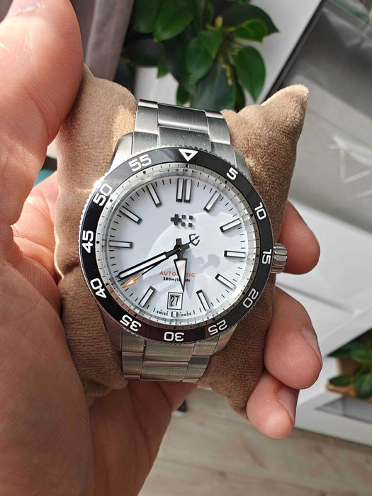 Christopher Ward Trident Pro 300 (38mm)