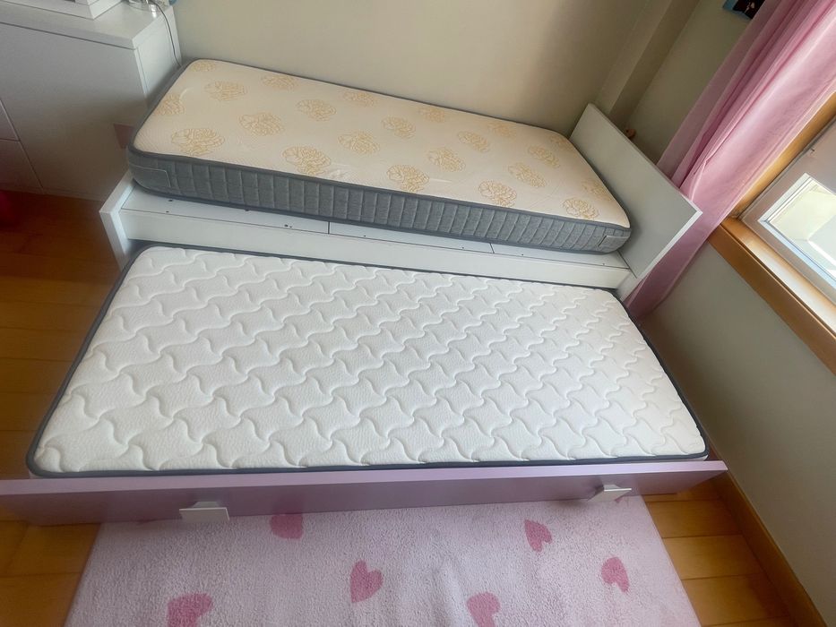 Cama menina usada, com colchão