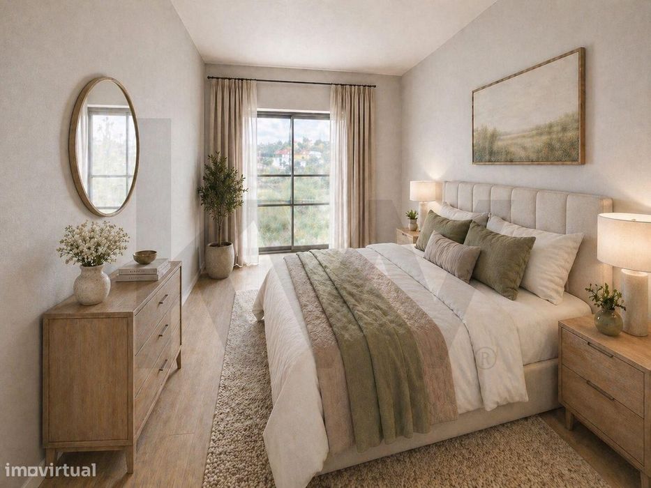 Loures | 3-Bedroom Apartment with Balcony and Parking Space in the Paradela Gardens Development.
