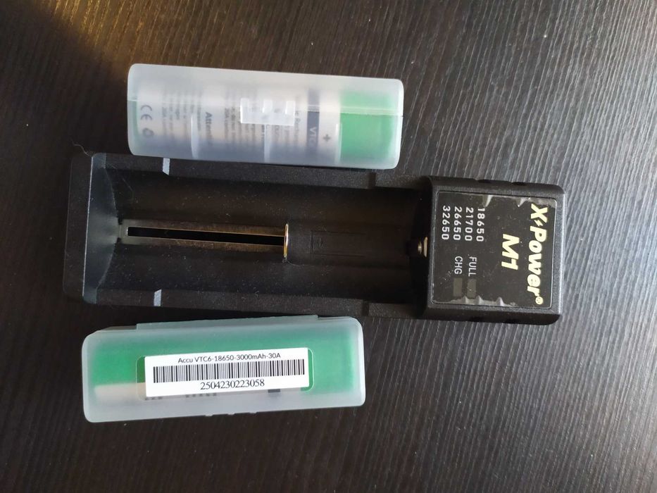 Akumulatory i ładowarka