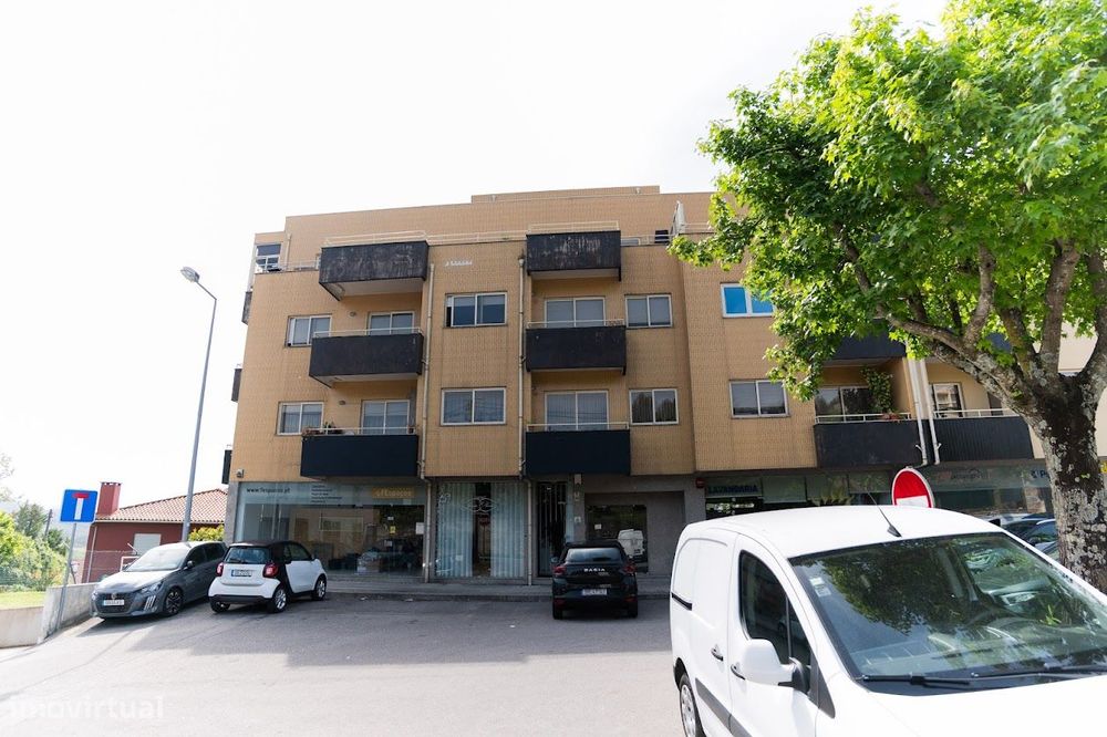 T3 com varanda e garagem em Braga
