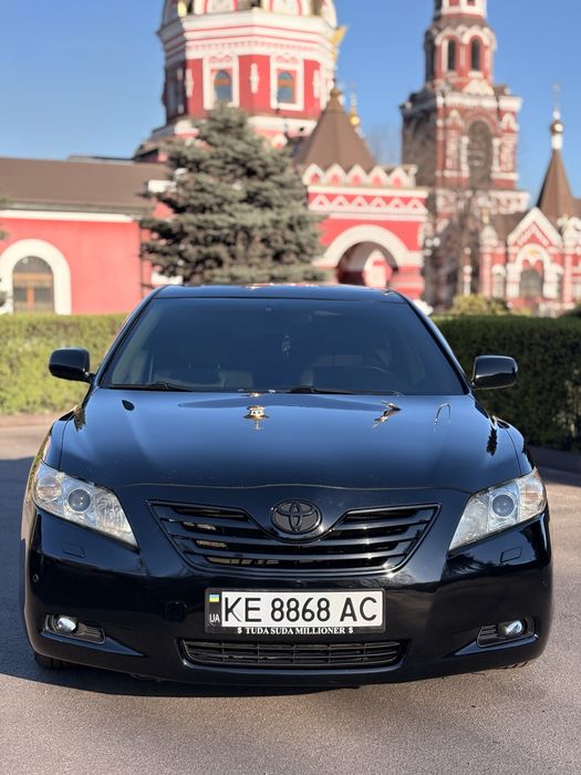 Продаю машину toyota camry 40