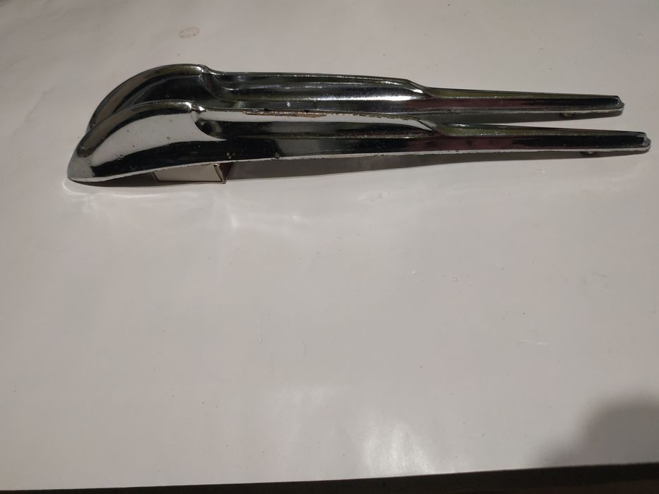 Эмблема капота Москвич 403. Новая.