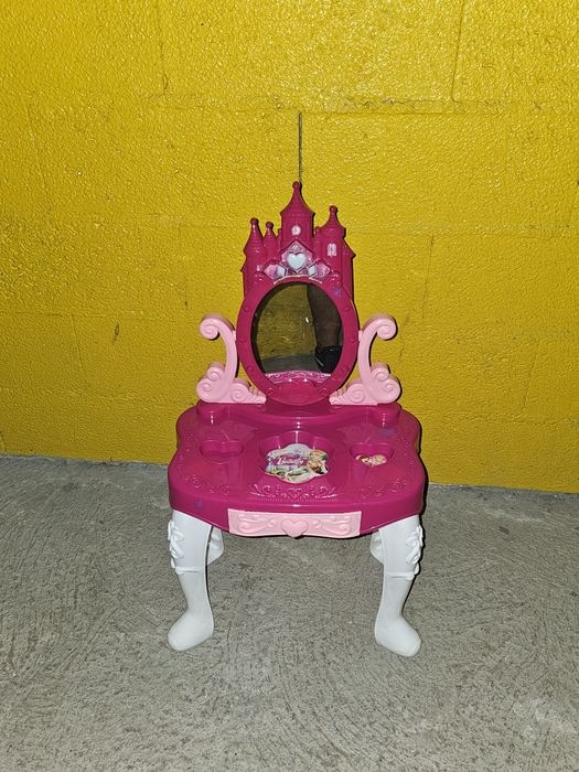 Toucador barbie semi-novo