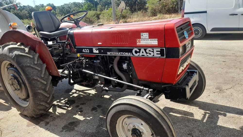 VENDE-SE TRATOR USADO CASE-INTERNATIONAL 433