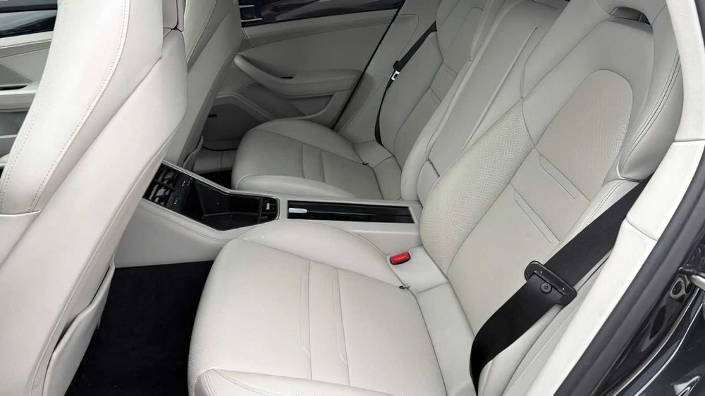 Porsche Panamera      2018