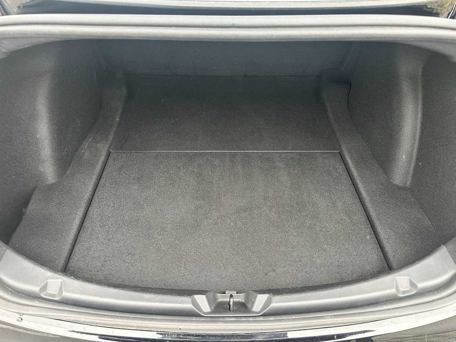 продам Tesla 3 2023