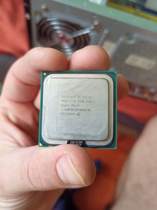 Retro Komputer Dual - Core 1,60 GHZ 2gb ramu WARTO !!