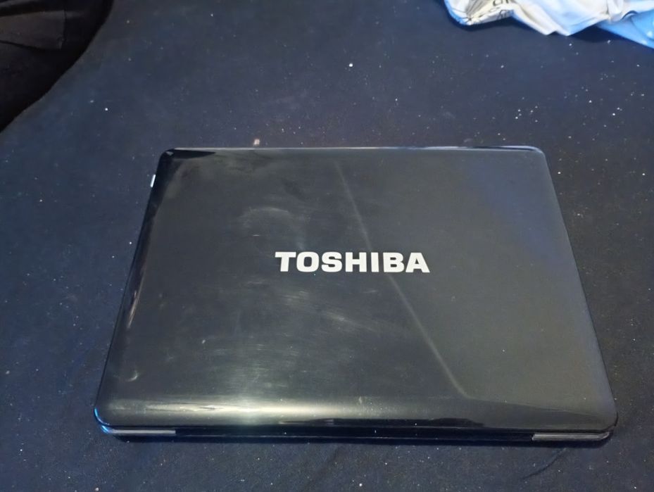 Sprzedam laptop toshiba