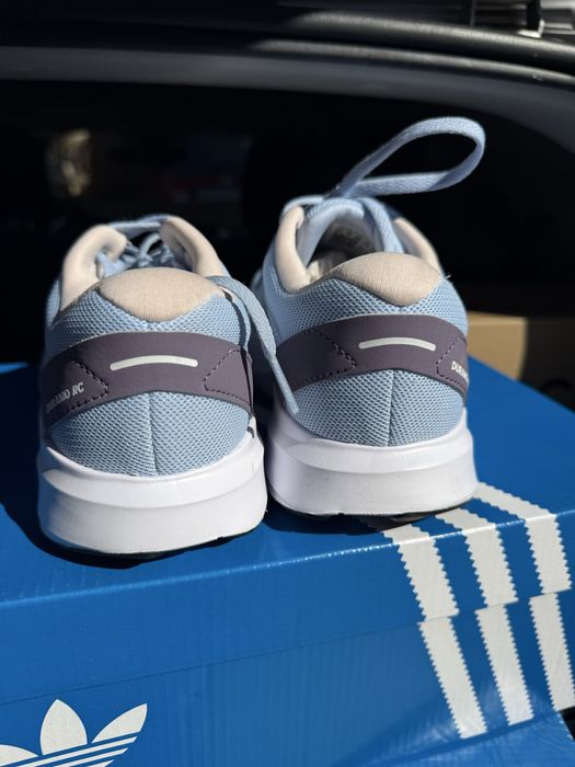 Новые кроссовки adidas 38