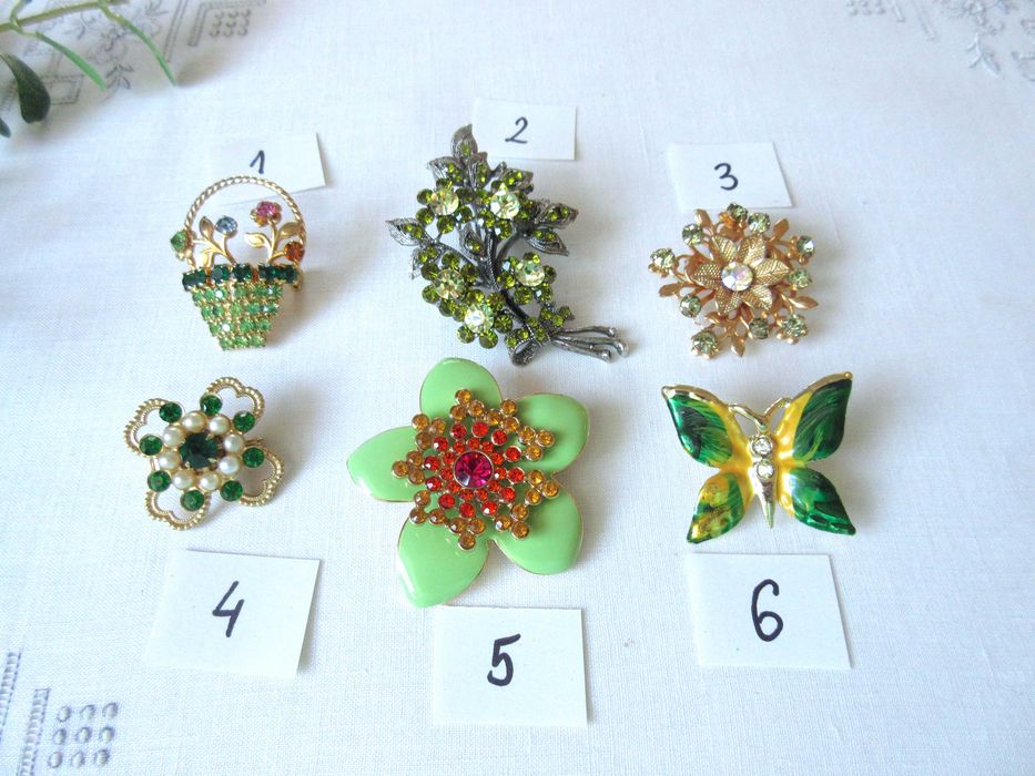 Stara biżuteria broszki lata 80