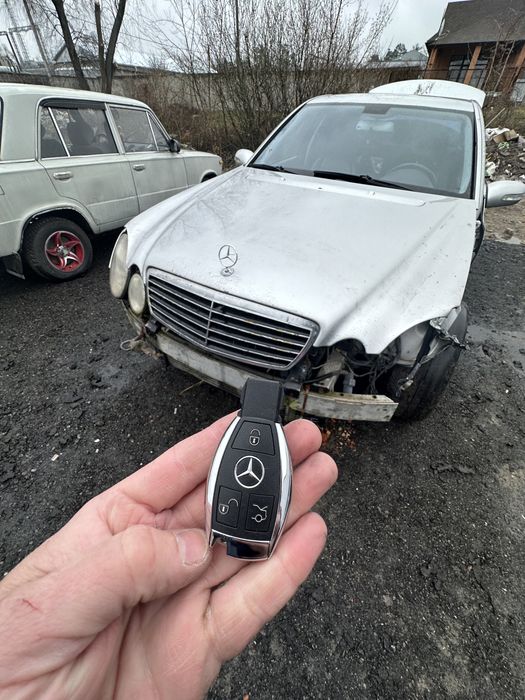 Виготовлення ключів Mercedes-Benz від 800 гр