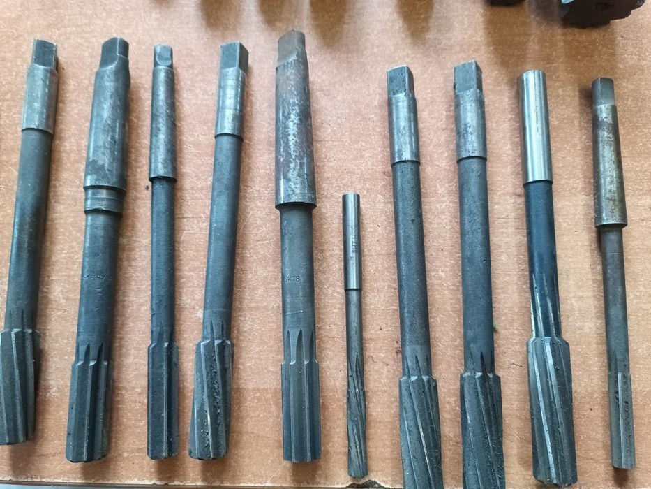 Rozwiertaki maszynowe ręczne  od 8mm 35 H7 HSS 30 szt