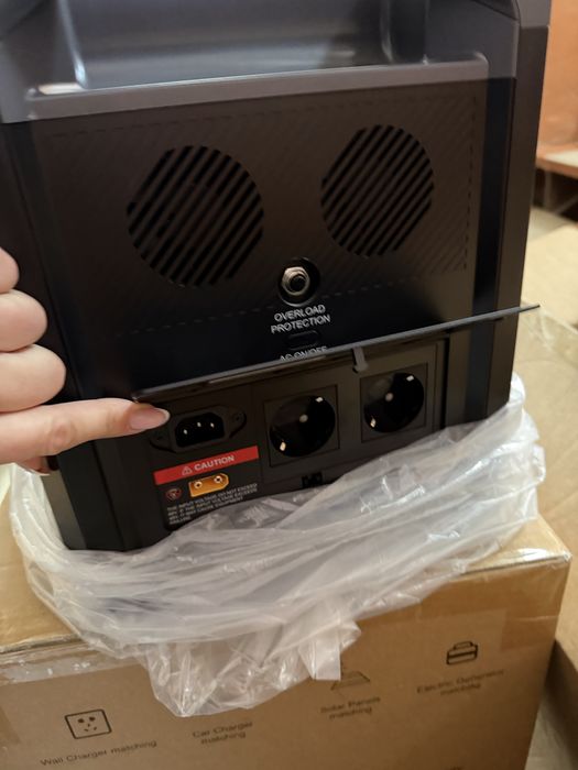 SolarPlay Portable Power Station 2400W  Модель: Q2501