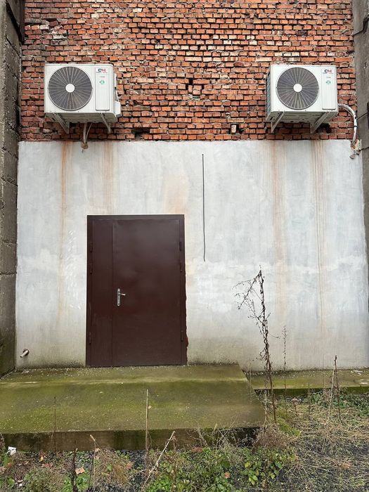 Оренда фасадного комерційного приміщення — м. Ківерці, вул. Шевченка 2