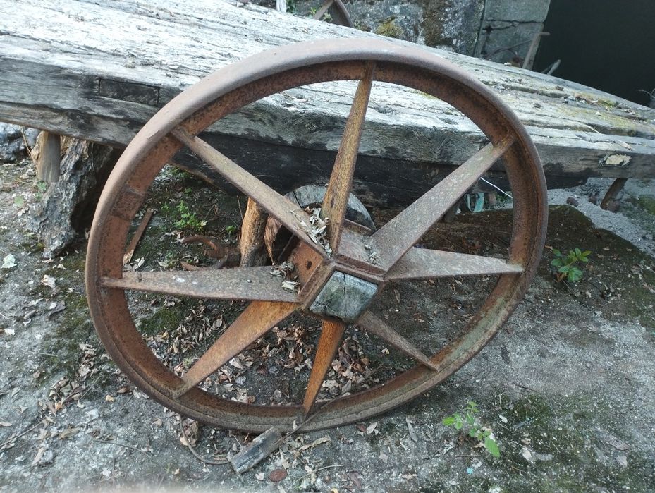Carro de bois para restaurar