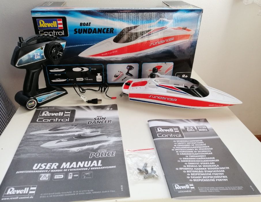 Barco miniatura RC , com controlo remoto - Revell