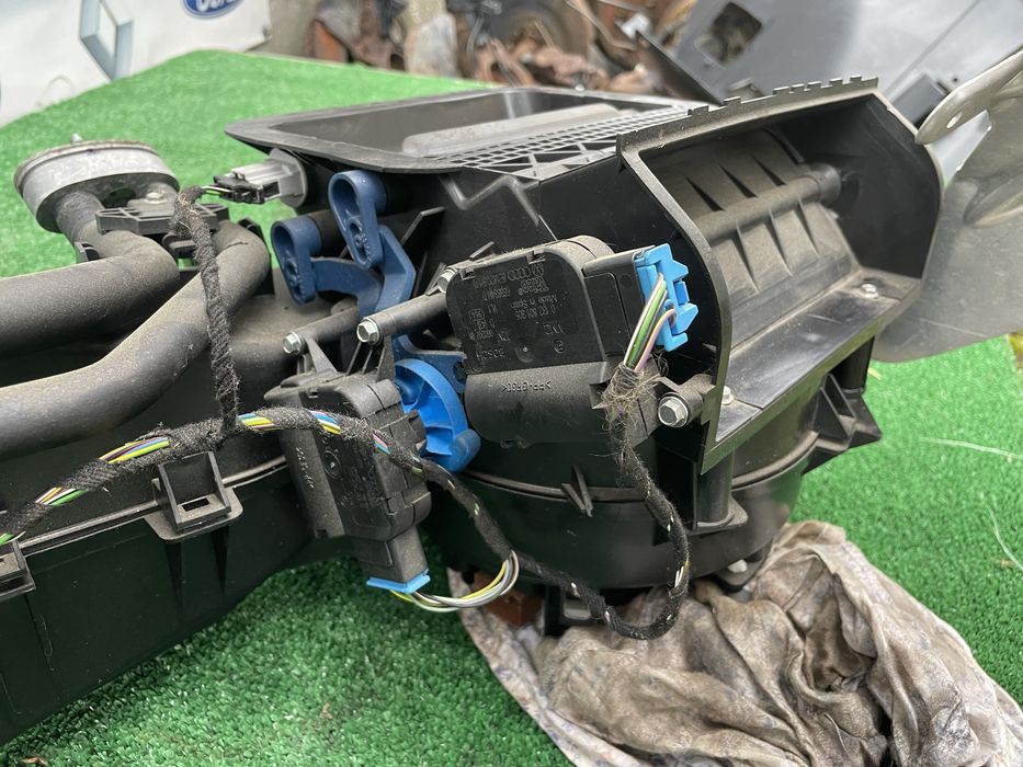 Корпус печки вентилятор заслонка А4 Б7