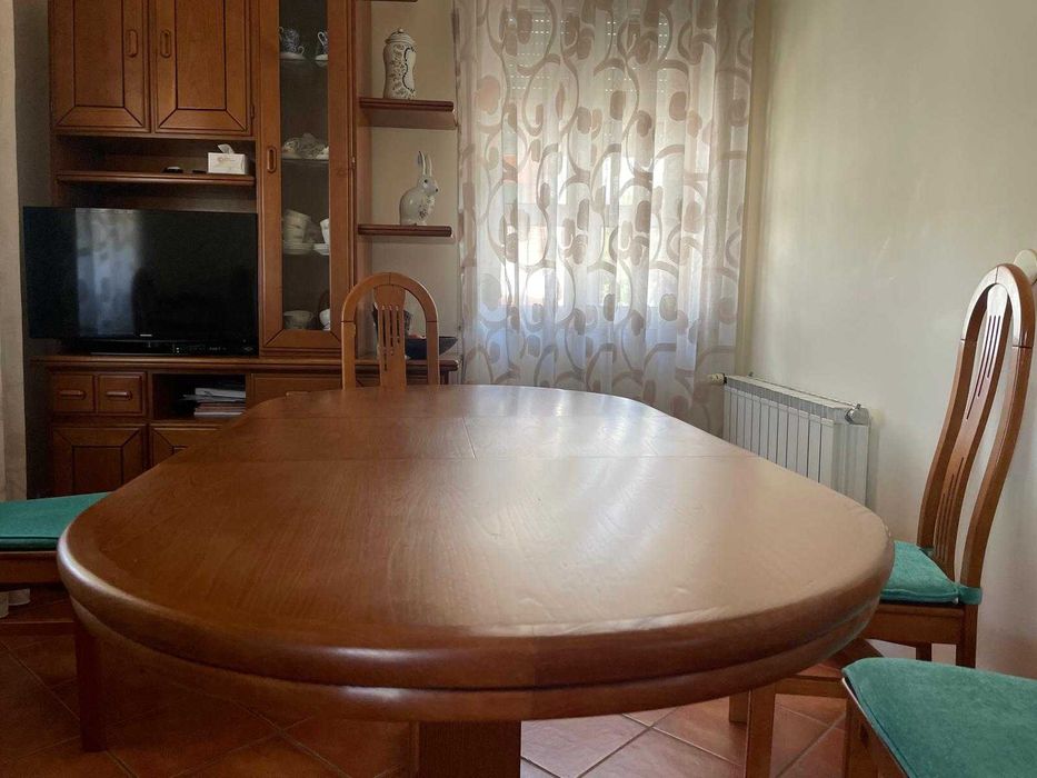 Conjunto de Mobília para Sala de Jantar – Carvalho e Faia