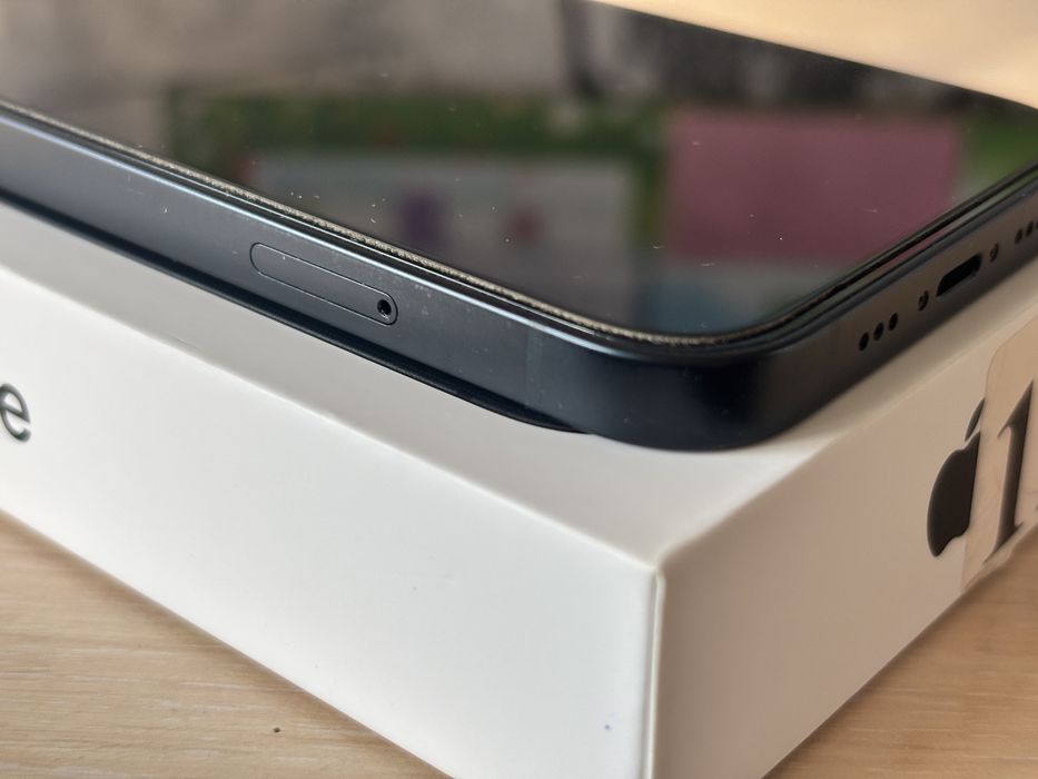 Продам iphone 13 midnight