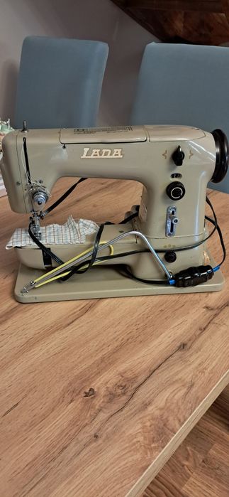 Maszyna do szycia LADA