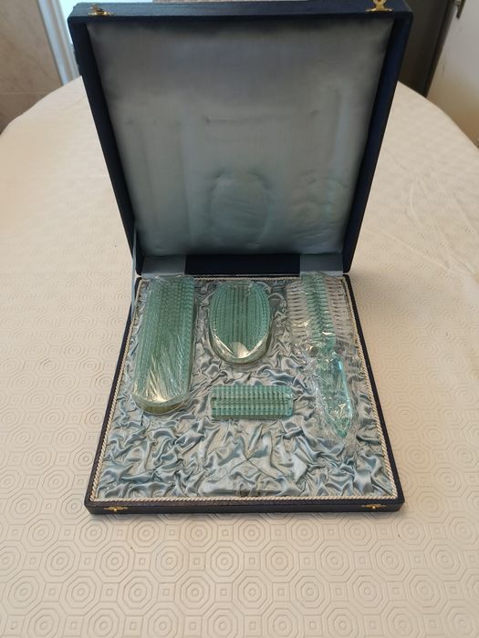 Conjunto antigo de toucador