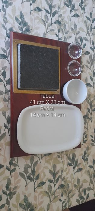 Tábua com pedra grelhar
