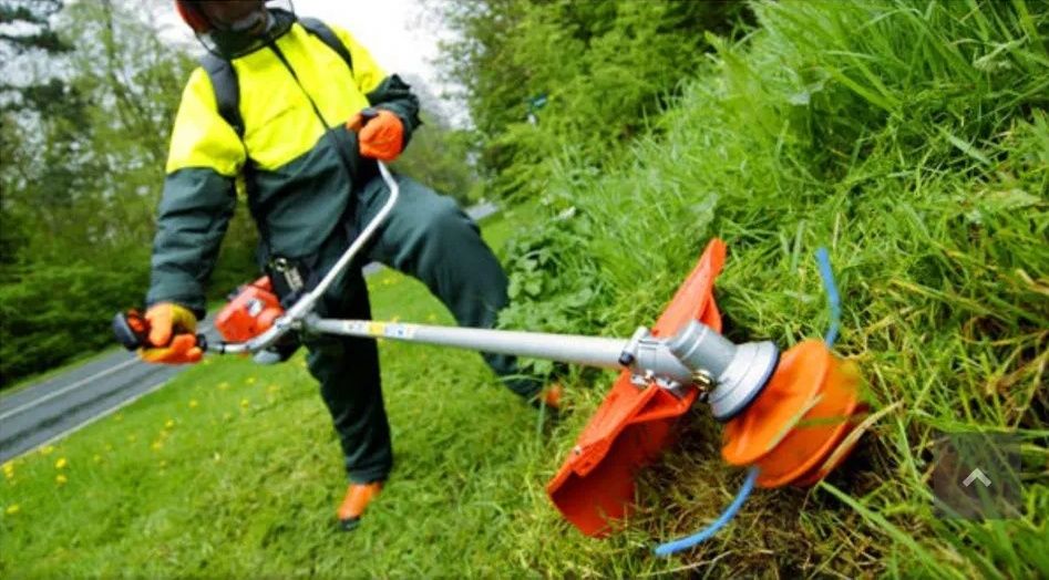 Косіння трави різної складності