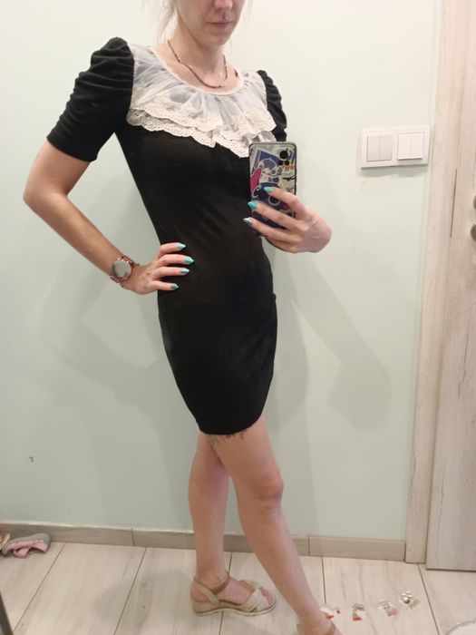 Sukienka z kołnierzem koronkowym rozm. S