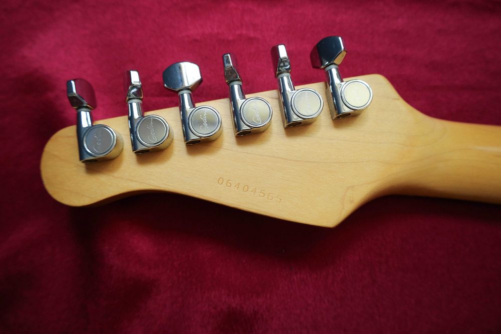 Godin Triumph Silver Sparkle