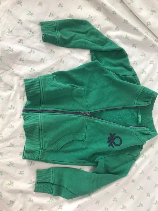 Camisola verde Benetton para meninos com 4 ou 5 anos