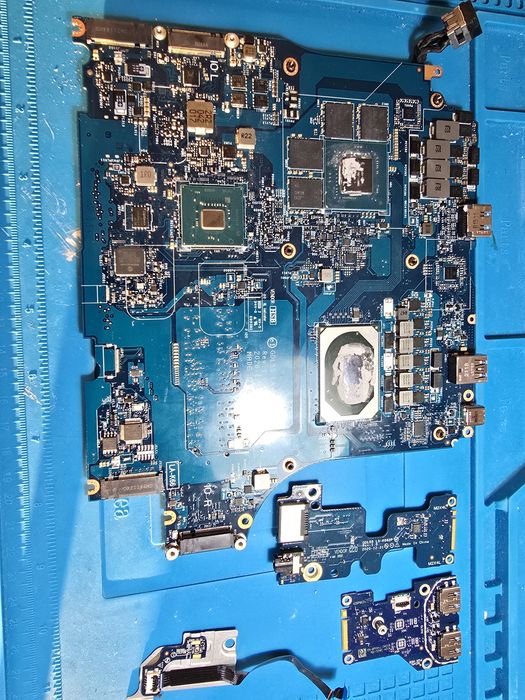 Laptop gamingowy Dell G15 5510 uszkodzony!