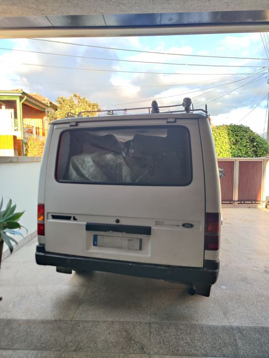 Ford Transit L 7 lugares