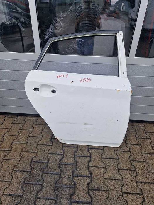 Toyota Prius III 3 Drzwi Tył Prawe
