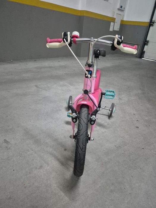 Bicicleta roda 12 polegadas com rodinhas, da Decathlon