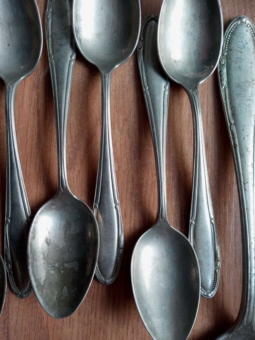 Stare łyżeczki, stary plater, stare łyżki, stare sztućce