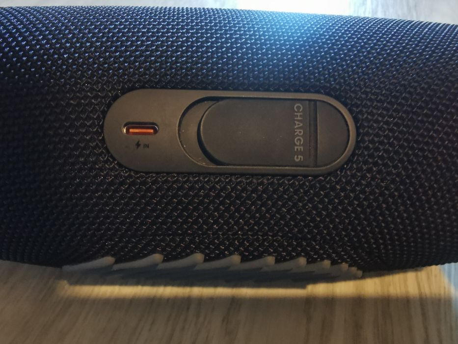 JBL Charge 5 usada Original