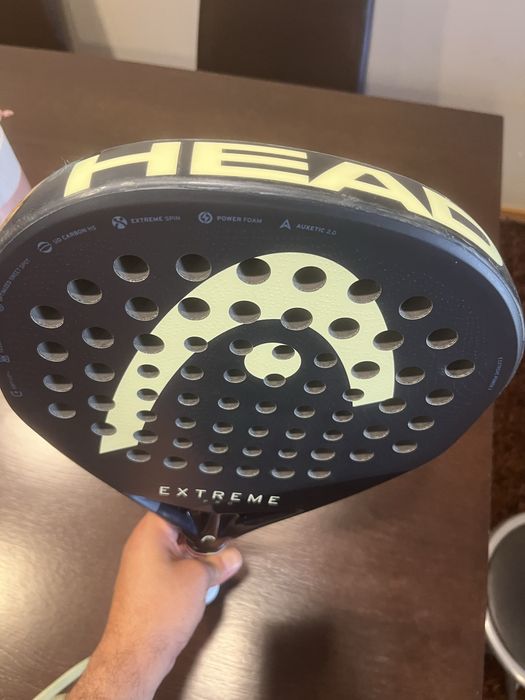 Raquete de padel. Head extreme pro 2025. Como nova, sem um unico arranhao. Motivo de venda o facto de ter de comprar uma raquete mais leve