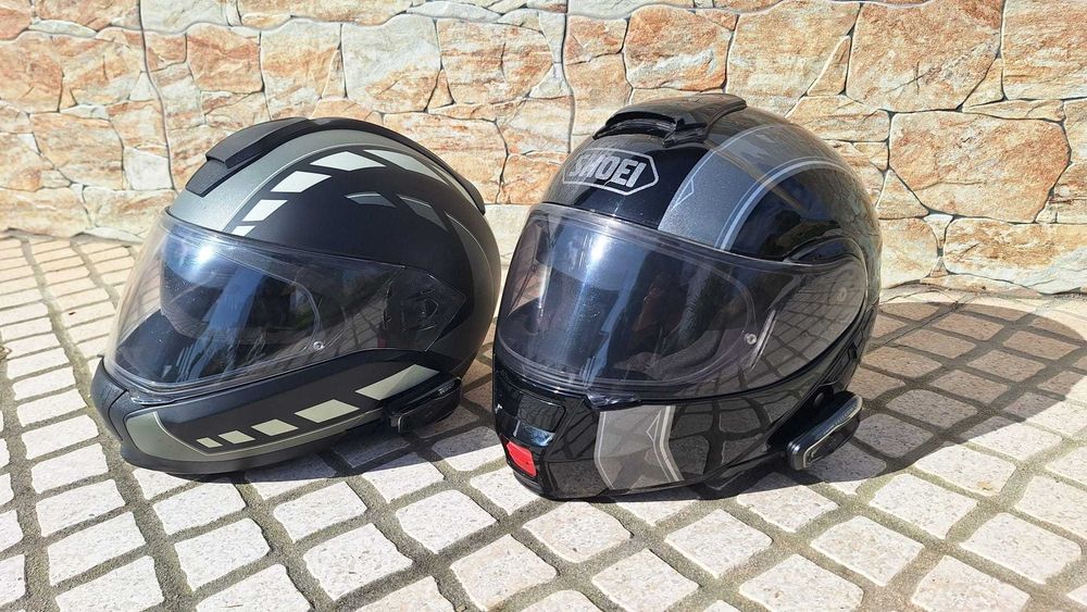 2 capacetes moto