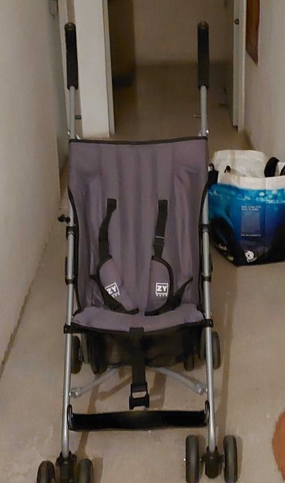 Zippy Stroller425428645346682880