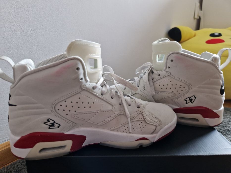 Dziecięce buty firmy NIKE JORDAN MVP roz 36,5 idealne na jesień