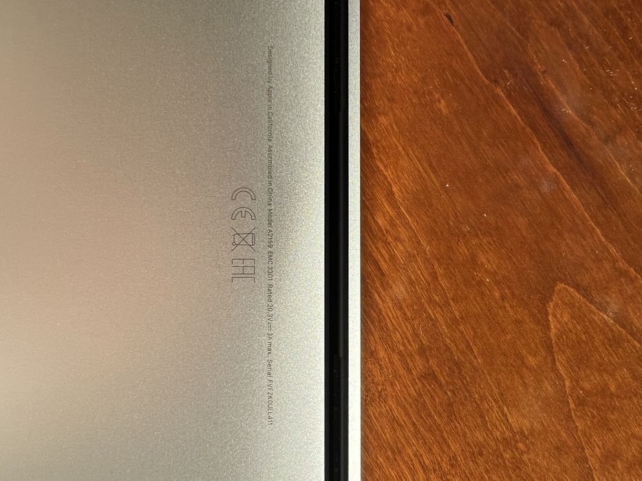 MacBook Pro 13” 2019 | touch bar